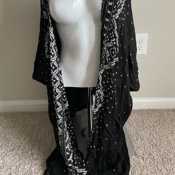 Forever 21 Black Aztec Kimono - Picture 3 of 4